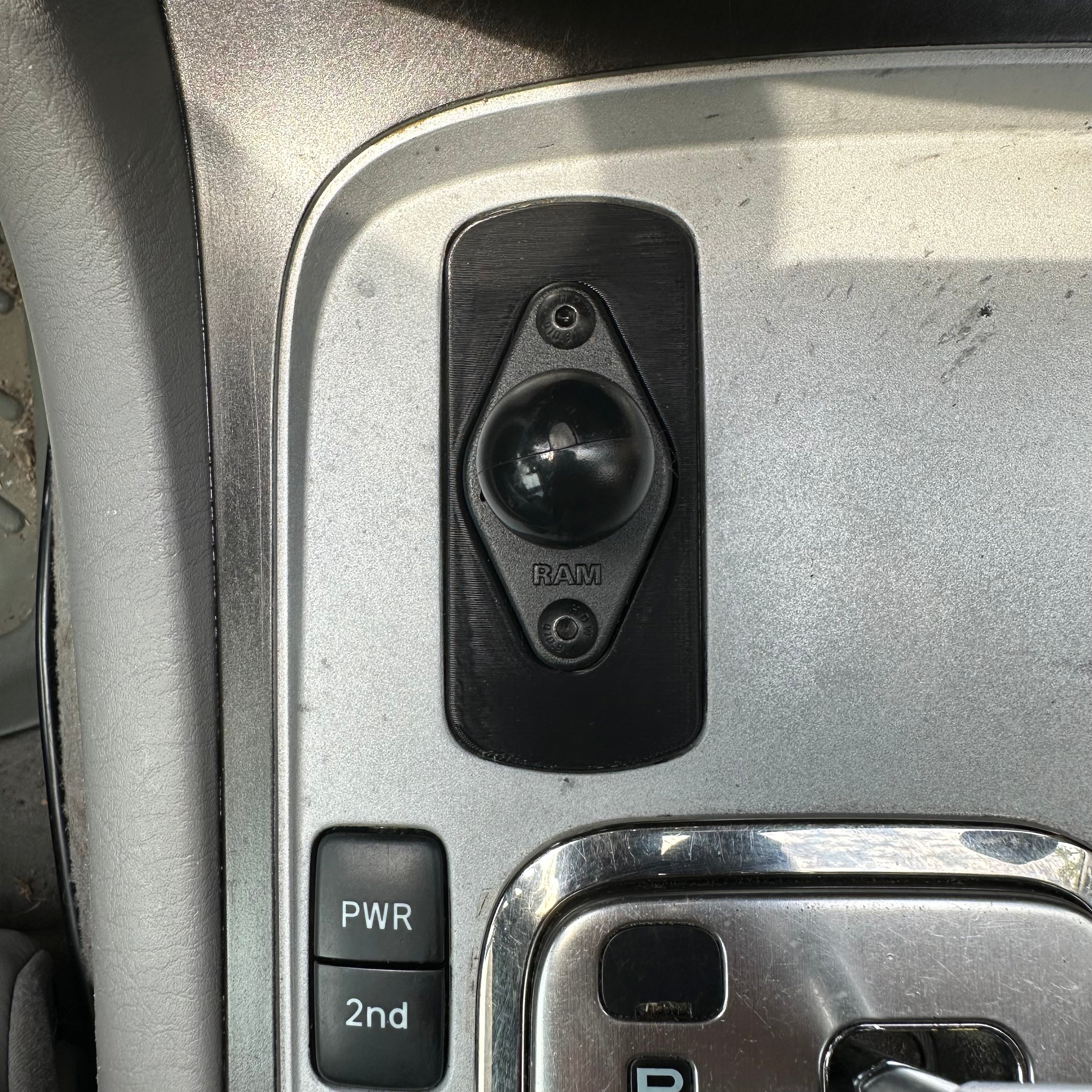 AHC Mount installed with RAM ball